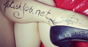 Huge cum load all over my signed leg